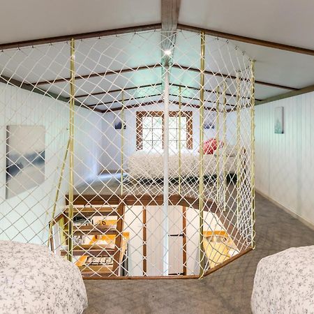 Extraordinary Huts Ltd Villa Рай Екстериор снимка